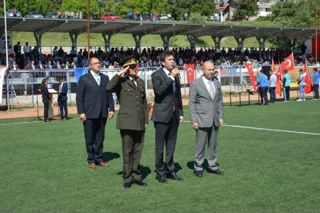 Gediz&rsquo;de 19 Mayıs Atat&uuml;rk&rsquo;&uuml; Anma, Gen&ccedil;lik Ve Spor Bayramı T&ouml;renlerle Kutlandı