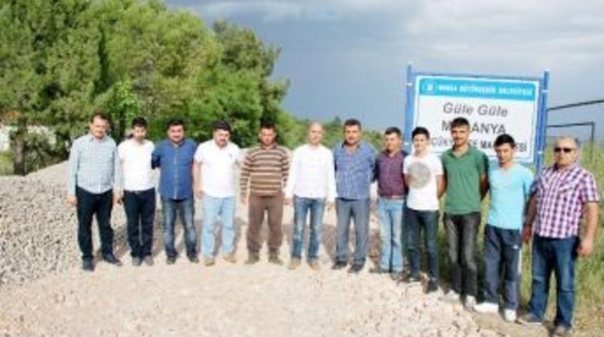 K&ouml;y Yolları Asfaltla Buluşuyor