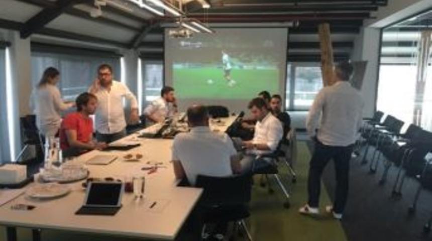 Ersun Yanal Kolları Sıvadı