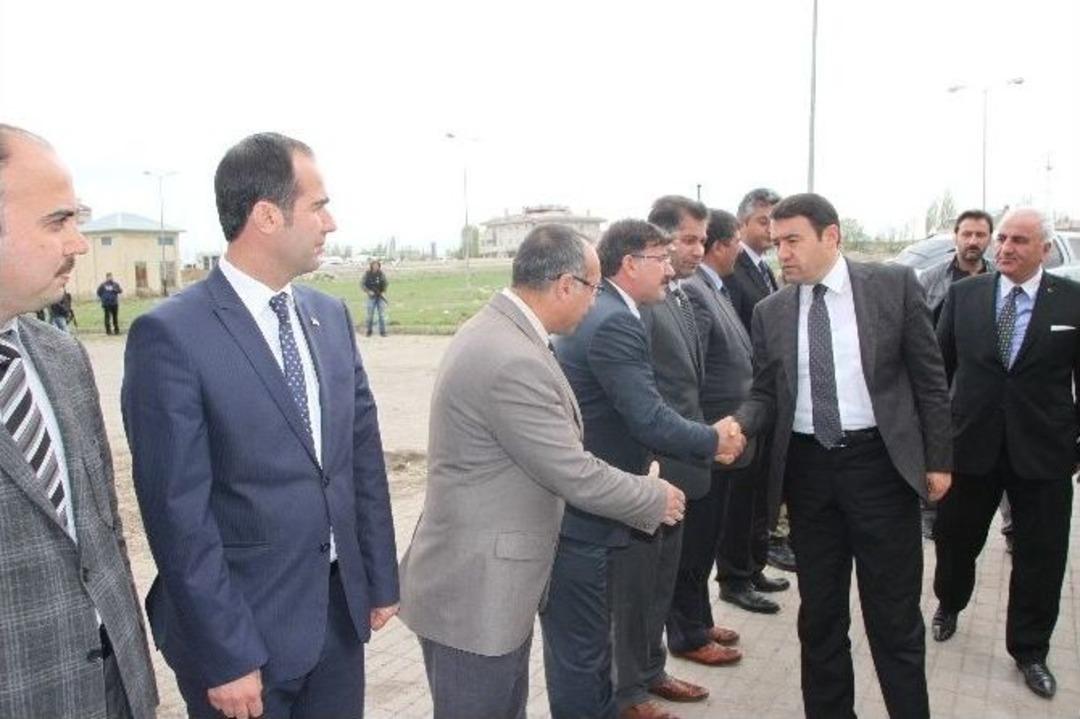 Ağrı Valisi Işın, Muhtarlarla Bir Araya Geldi