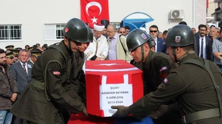 Şehit Piyade Uzman &Ccedil;avuş D&uuml;ndar Dualarla Son Yolculuğuna Uğurlandı