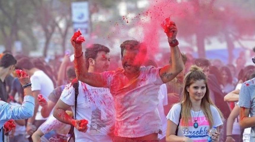 Beşiktaş &ldquo;color Up&rdquo; Koşusuyla Rengarenk Oldu