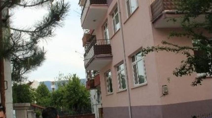 Cam Silerken Beton Zemine &Ccedil;akıldı