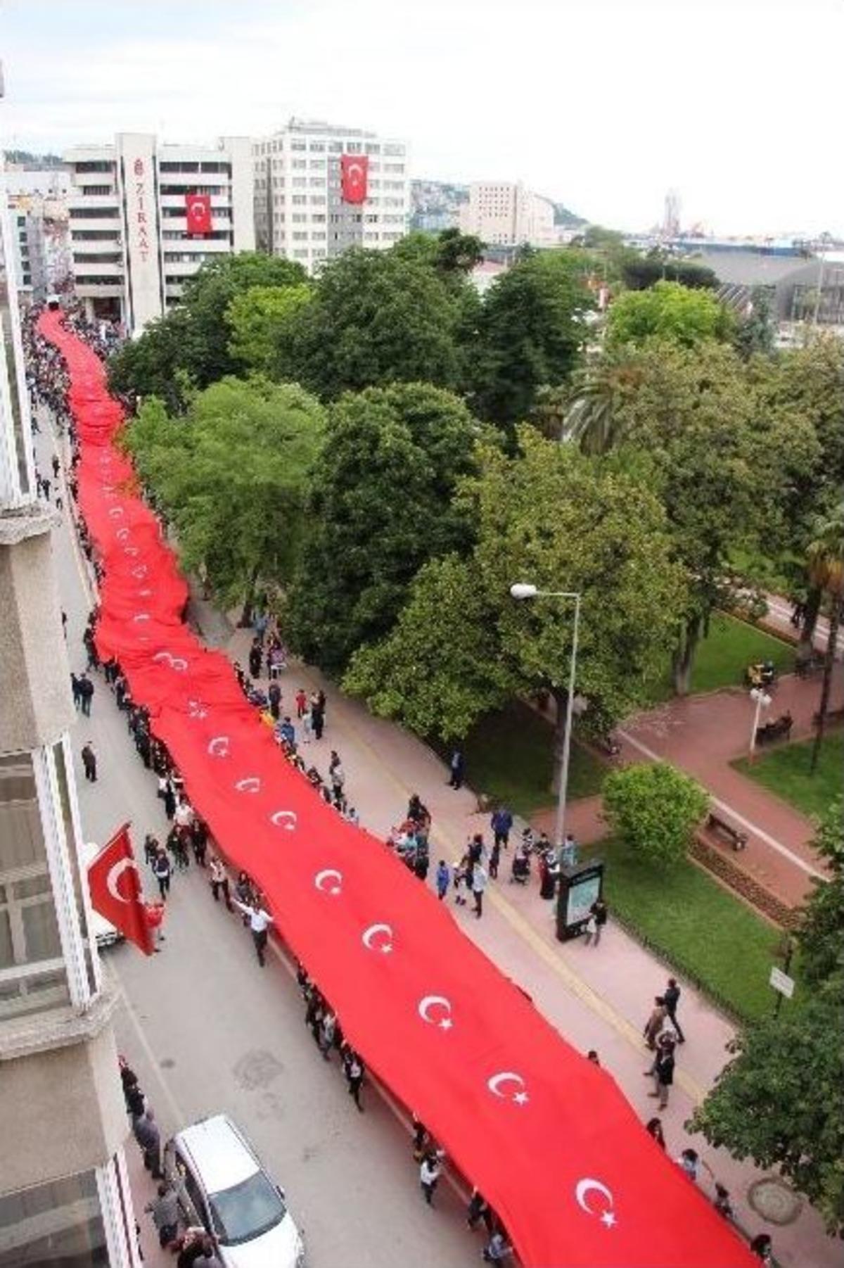 Samsun&rsquo;da 1919 Metre Gen&ccedil;lik Bayrak Y&uuml;r&uuml;y&uuml;ş&uuml;