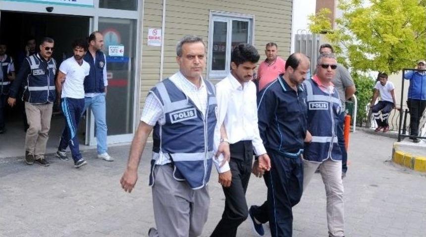 Boğazı Kesilerek &Ouml;ld&uuml;r&uuml;len Anne Ve Oğlunun Katil Zanlıları Tutuklandı