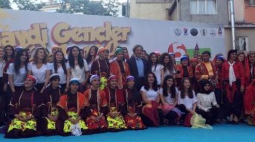 &Ouml;ğrenciler Gen&ccedil;lik Ş&ouml;leninde Doyasıya Eğlendi