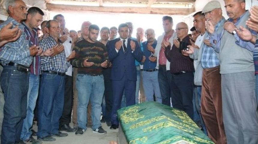 Kazada &Ouml;len Belediye İş&ccedil;isi Toprağa Verildi