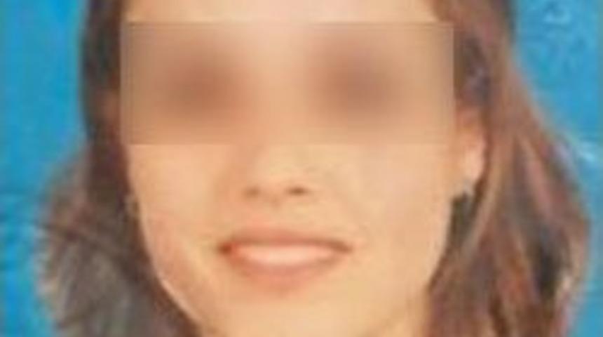 Kızının G&ouml;zleri &Ouml;n&uuml;nde &Ouml;ld&uuml;r&uuml;ld&uuml;