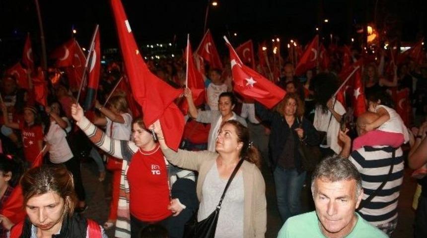 Marmaris&rsquo;te Fener Alayına 10 Bin Kişi Katıldı