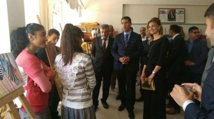 K&ouml;y Okulu &Ouml;ğrencilerinden Resim Sergisi