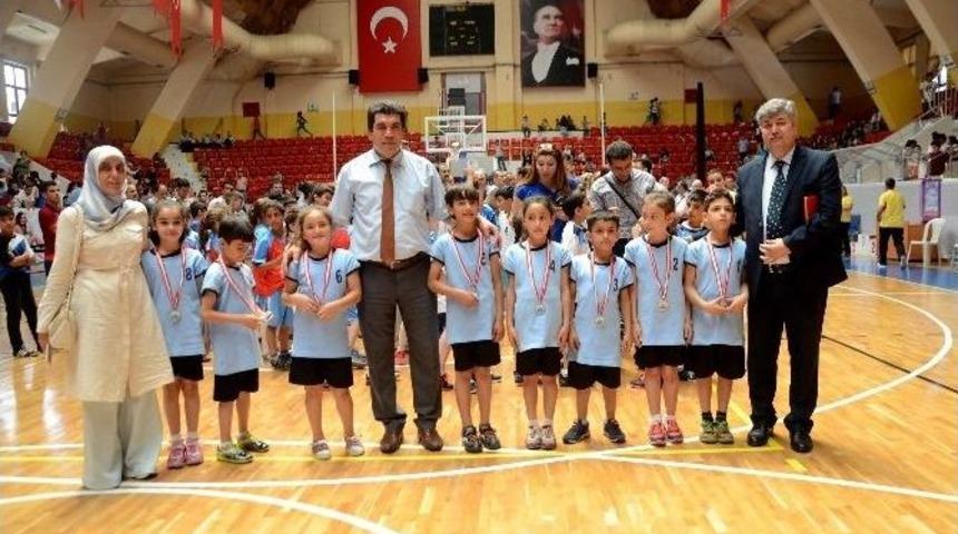 Seyhan 1. Geleneksel &Ccedil;ocuk Oyunları Şenliği Sona Erdi