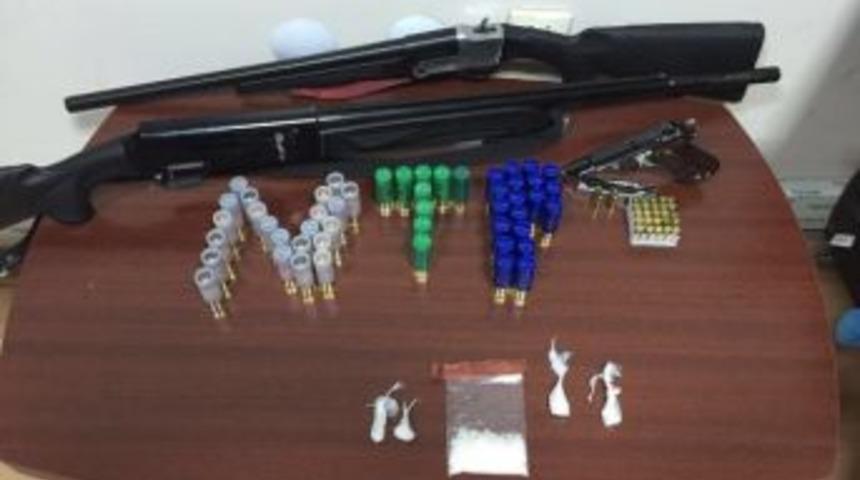 Uyuşturucu Operasyonunda 2&rsquo;si Yabancı Uyruklu 5 Kişi G&ouml;zaltına Alındı