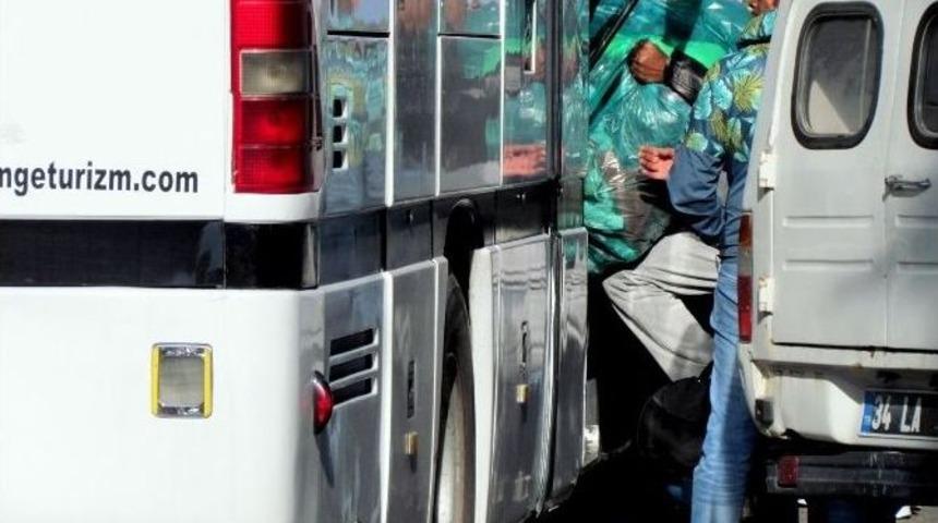 &Ccedil;eşme&rsquo;de 62 Sığınmacı Yakalandı