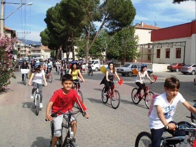 Sarıgöl Cumhuriyet Kadınları Derneğinden Bisiklet Turu