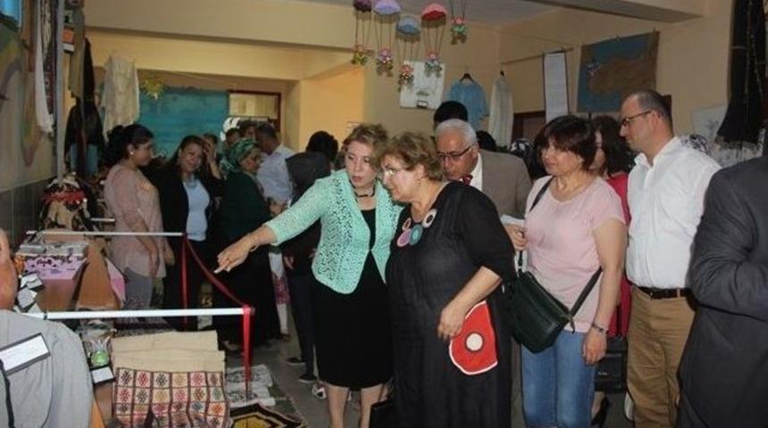 Anaokulunda Y&ouml;resel Yiyecek, Kıyafet Ve Eşya Sergisi A&ccedil;ıldı