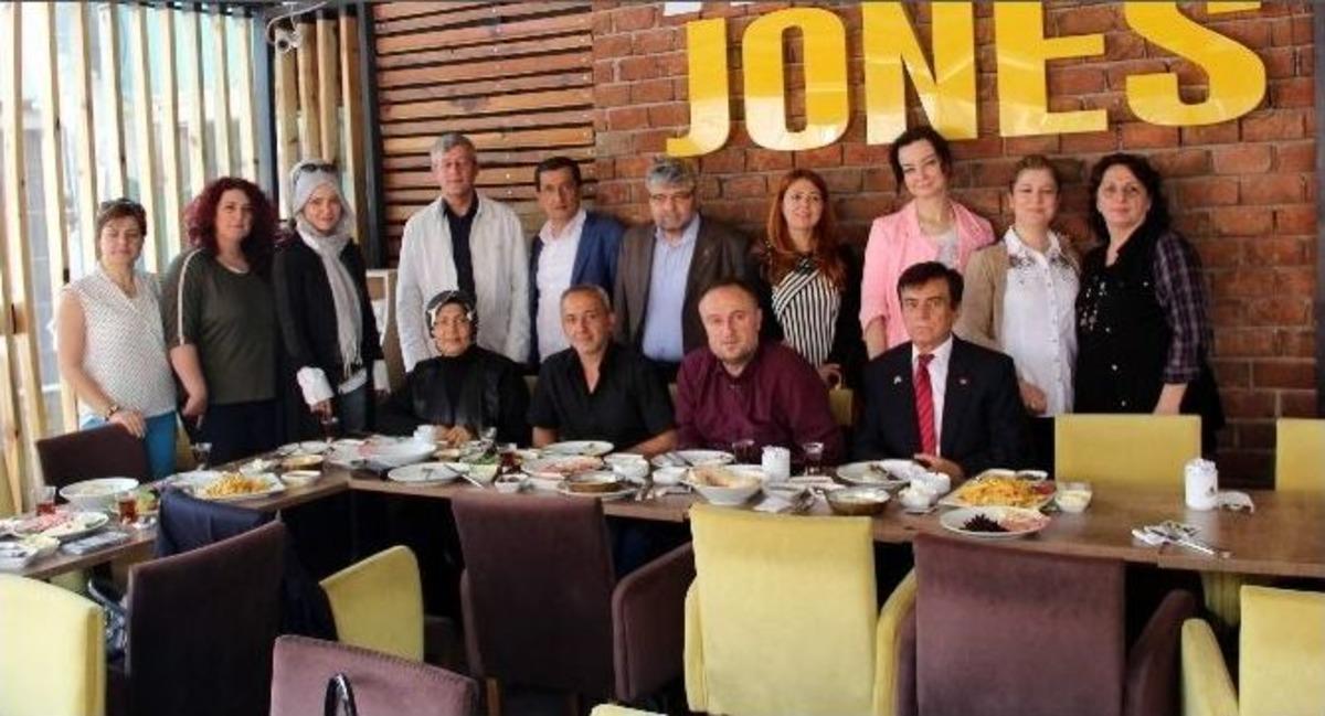 Nurcan Duygu: T&uuml;m Ter&ouml;r &Ouml;rg&uuml;tlerini Lanetliyoruz