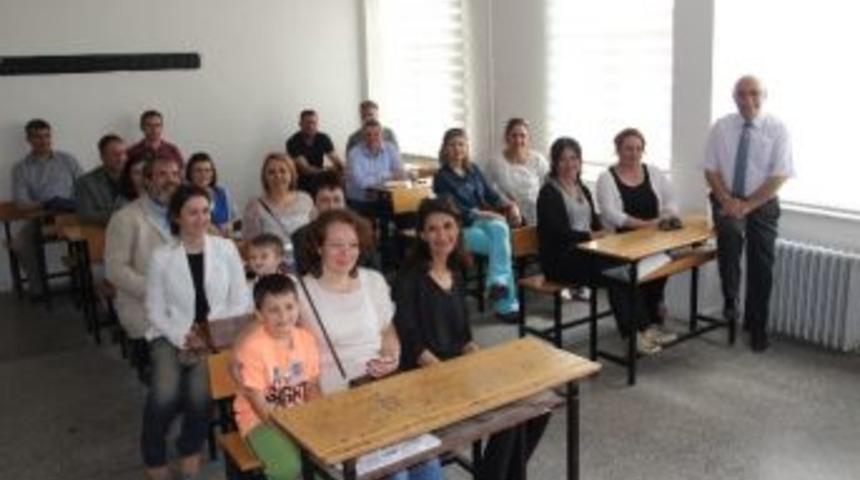 50 Yıl Sonra Aynı Sıralarda Bir Araya Geldiler