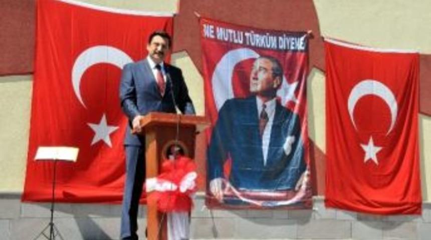 Ke&ccedil;i&ouml;ren&rsquo;de Gen&ccedil;lik Bayramı