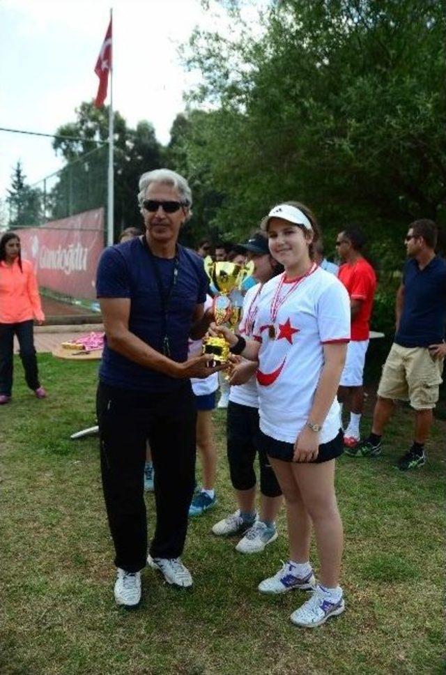 19 Mayıs Gençlik Haftası Tenis Müsabakası