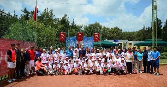 19 Mayıs Gençlik Haftası Tenis Müsabakası