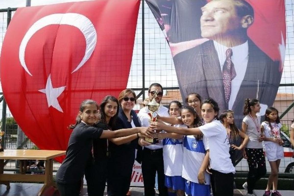 Şampiyonlara G&ouml;rkemli Kutlama