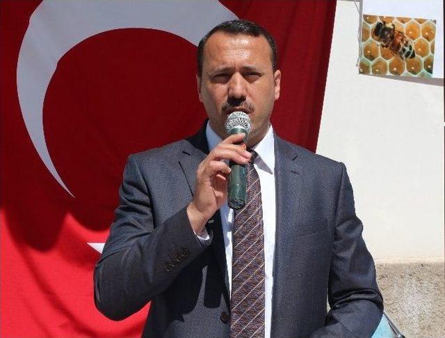 Elazığ&rsquo;da &Ccedil;ift&ccedil;ilere Organik Arı Kovanı Desteği 1