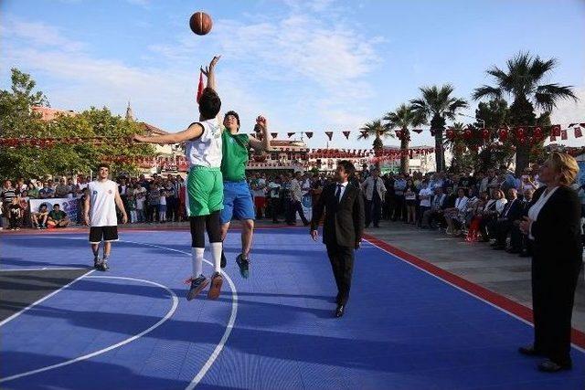 İzmirli Gen&ccedil;ler Basketbol Turnuvasına Katıldı 1
