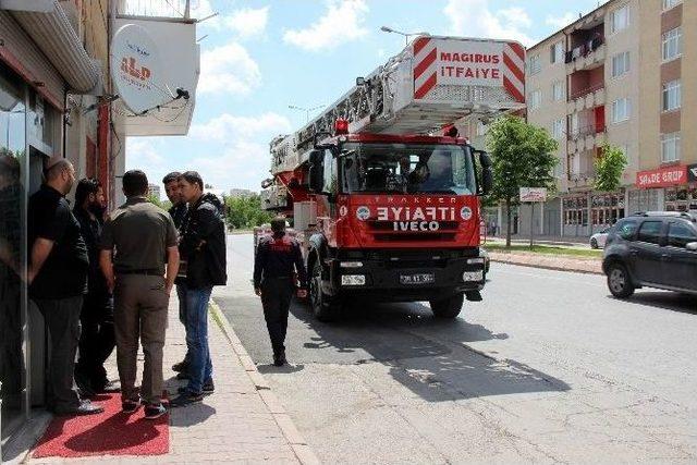 İşten &Ccedil;ıkarılan İş&ccedil;i İntihara Kalkıştı 2