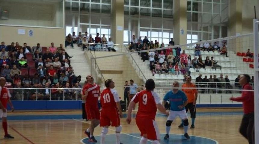 Kargı Belediyesi&rsquo;nden Voleybol Turnuvası