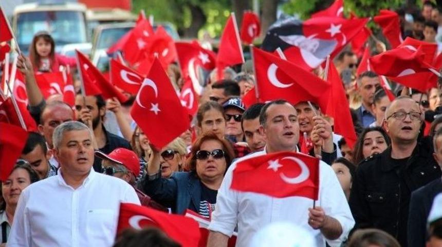 19 Mayıs&rsquo;ta &Ccedil;ankaya Bayraklarla Donatıldı