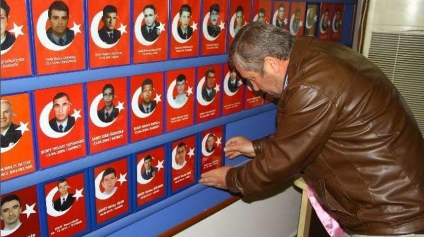 68. Şehidin Fotoğrafı Panoya Asıldı