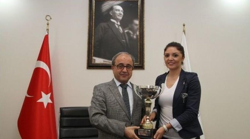 Pa&uuml; Step Takımı T&uuml;rkiye Şampiyonu Oldu