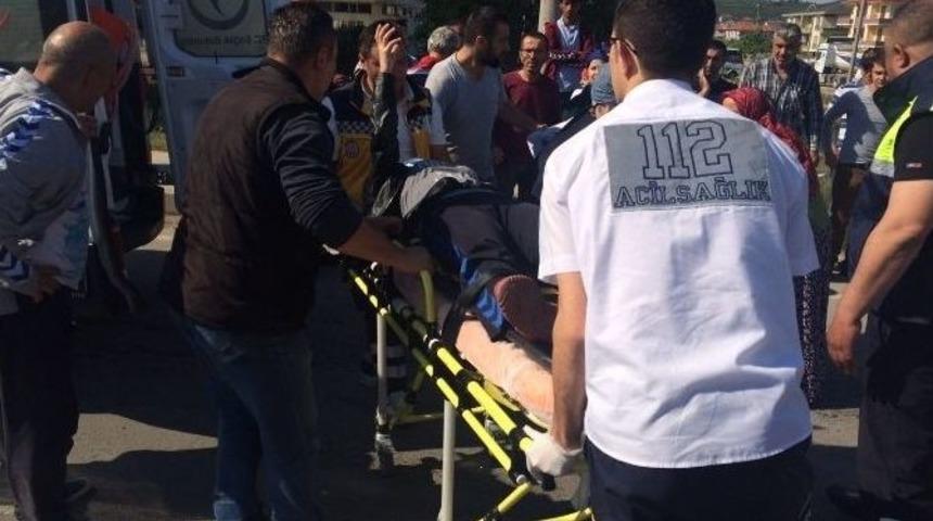 Sakarya&rsquo;da Trafik Kazası: 1 &Ouml;l&uuml;, 3 Yaralı