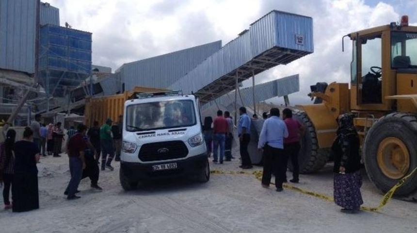 Kamyon İle İş Makinesi Arasında Sıkışan İş&ccedil;i Hayatını Kaybetti