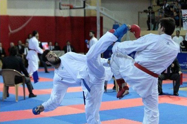 Kulüpler Karate Şampiyonası’nda İlk Güne İstanbul Damgası