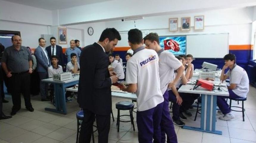 Proasist 3. Sınıfını Esenler End&uuml;stri Meslek Lisesinde A&ccedil;tı