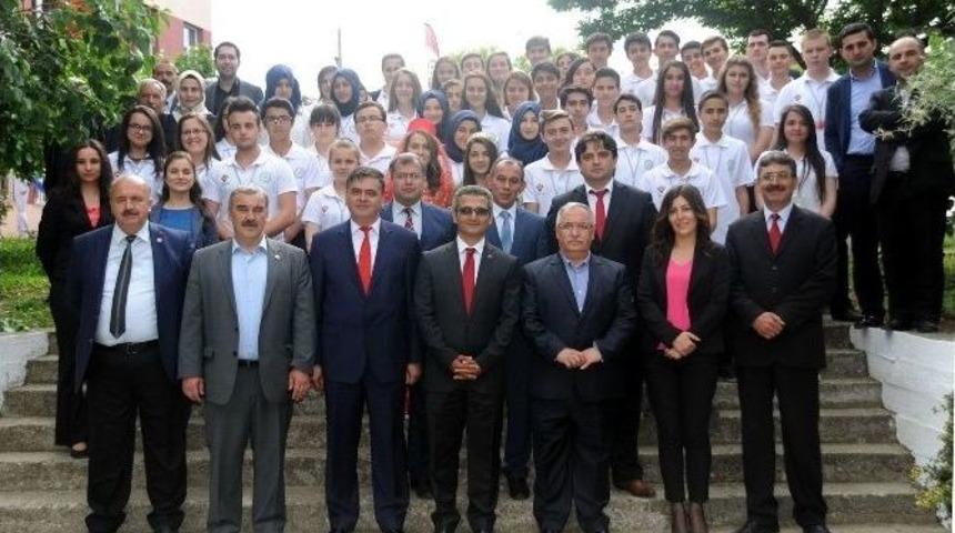 Bilecik Valisi Nayir&rsquo;dan "t&uuml;bitak 4006 Bilim Fuarı"nda İnceleme