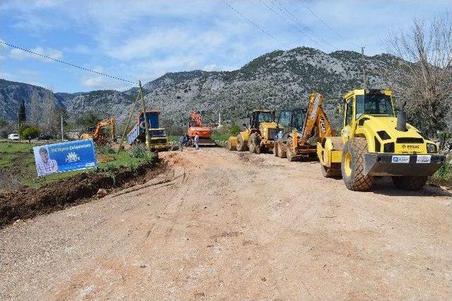 Büyükşehirden Kovanlık Yoluan Asfalt