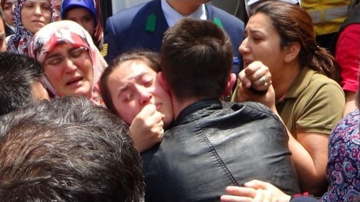 K&uuml;tahya Şehidini Uğurluyor