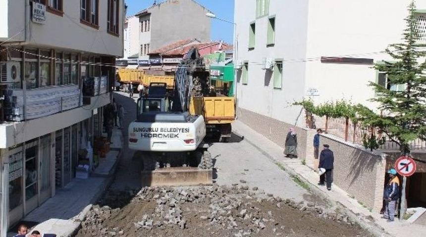 Sungurlu Belediyesi&rsquo;nde Yol &Ccedil;alışması