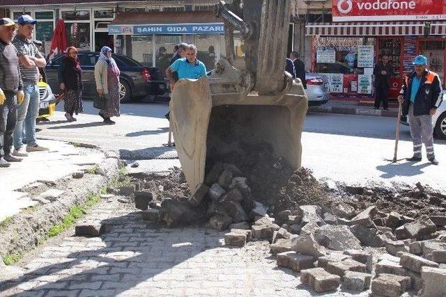 Sungurlu Belediyesi’nde Yol Çalışması