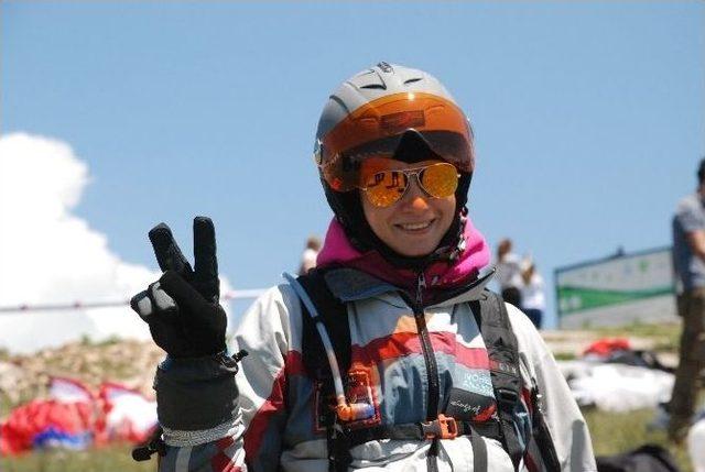 Tokat’ta Cross Country Uluslararası Yamaç Paraşütü Yarışması Başladı