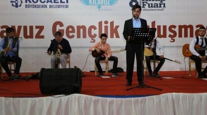 Kılavuz Avlusunda Gen&ccedil;lik Şiir Ş&ouml;leni