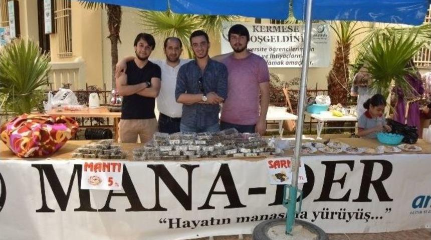 &Uuml;niversiteli &Ouml;ğrenciler Yararına Kermes