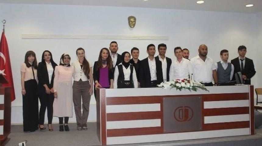 Esog&uuml; Bilim Ve D&uuml;ş&uuml;nce Kul&uuml;b&uuml;nden &lsquo;sızısı Kalanların T&uuml;rk&uuml;s&uuml;&rsquo; Programı