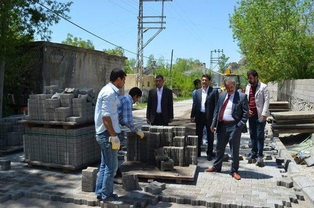 Adilcevaz&rsquo;da Yol Yapım &Ccedil;alışması 1