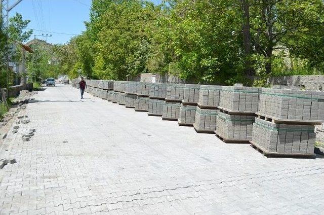 Adilcevaz&rsquo;da Yol Yapım &Ccedil;alışması 3