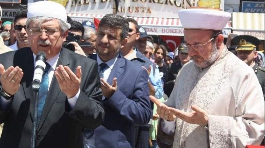 Diyanet İşleri Başkanı Prof. Dr. Mehmet G&ouml;rmez Kıldırdığı Şehidin Cenaze Namazında Ter&ouml;r&uuml; Lanetledi