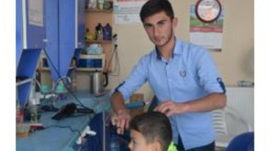 Manisa&rsquo;nın En Gen&ccedil; Girişimci &Ouml;d&uuml;l&uuml; Selendili Berber Tuncay Akkaş&rsquo;ın