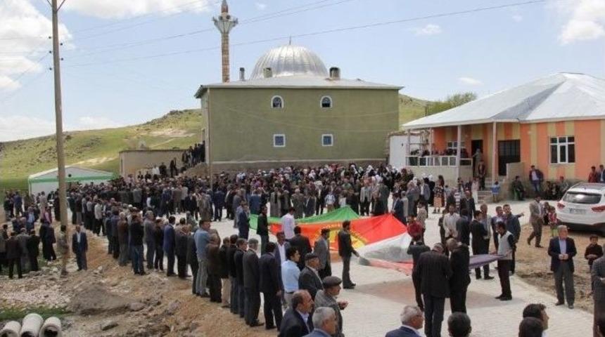 Pkk&rsquo;lı &Ccedil;elik İ&ccedil;in Cenaze T&ouml;reni